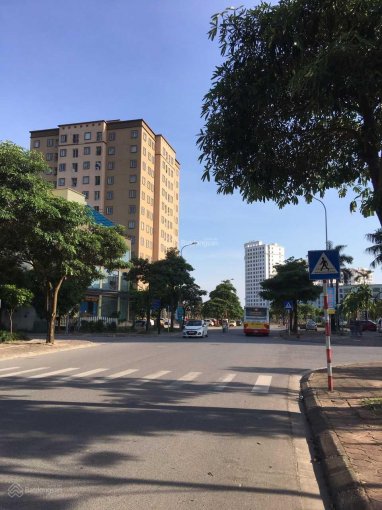 Bán 40m2 đất đầu ngõ 83 Kẻ Tạnh, tổ 7 Giang Biên - 2.4 tỷ