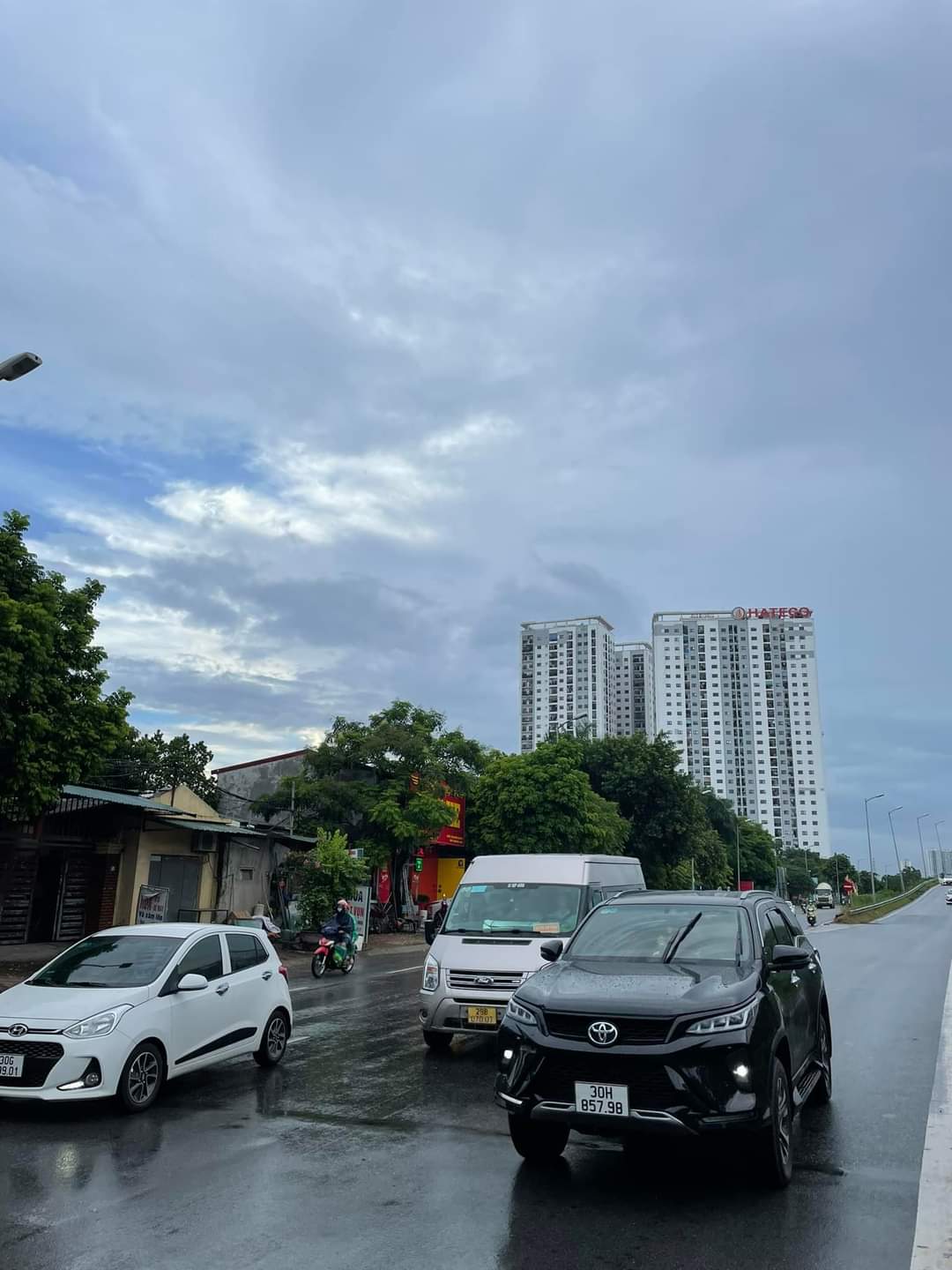 BÁN GẤP MẶT ĐƯỜNG VÀNH ĐAI 3 - HOÀNG MAI, DT 55M2, 7 TẦNG THANG MÁY, Ô TÔ CONTENER DỪNG ĐỖ.