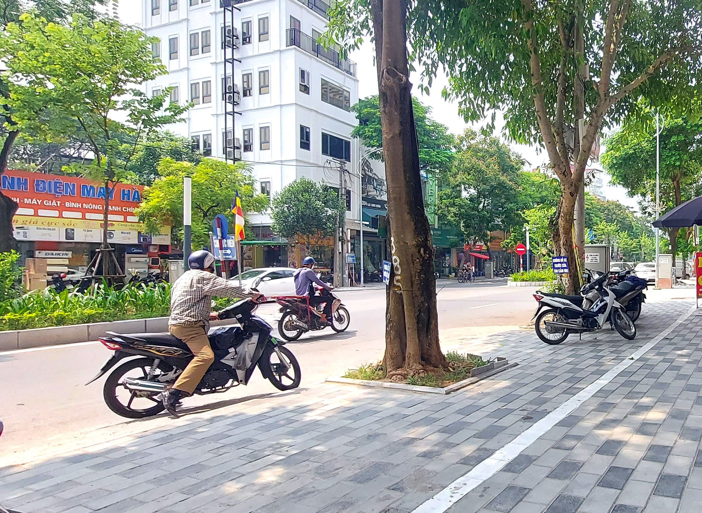 Bán đất đường Lạc Long Quân 155m2 giá 29 tỷ