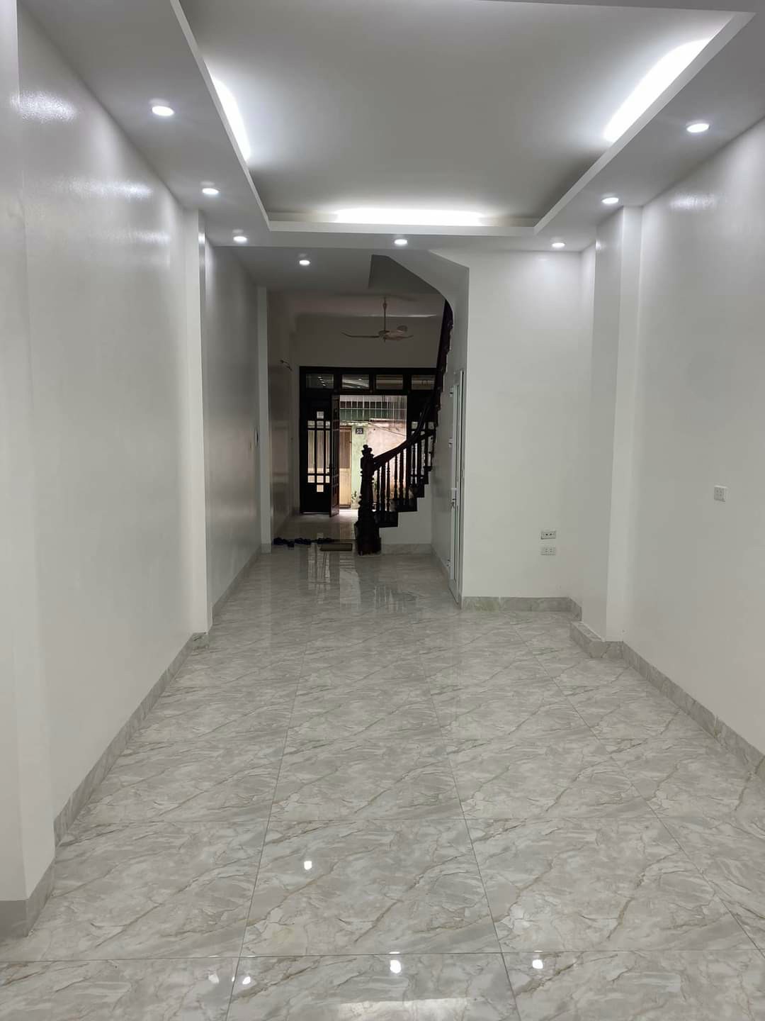 Chính chủ cần bán nhà ngõ 82 Yên Lãng Đống Đa 56m2 6 tầng 8 tỷ kinh doanh gần ô tô miễn TG