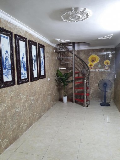 Cực gần hồ Gươm - chỉ 2 tỷ có ngay căn ô tô đỗ cửa - full nội thất - vài bước ra phố