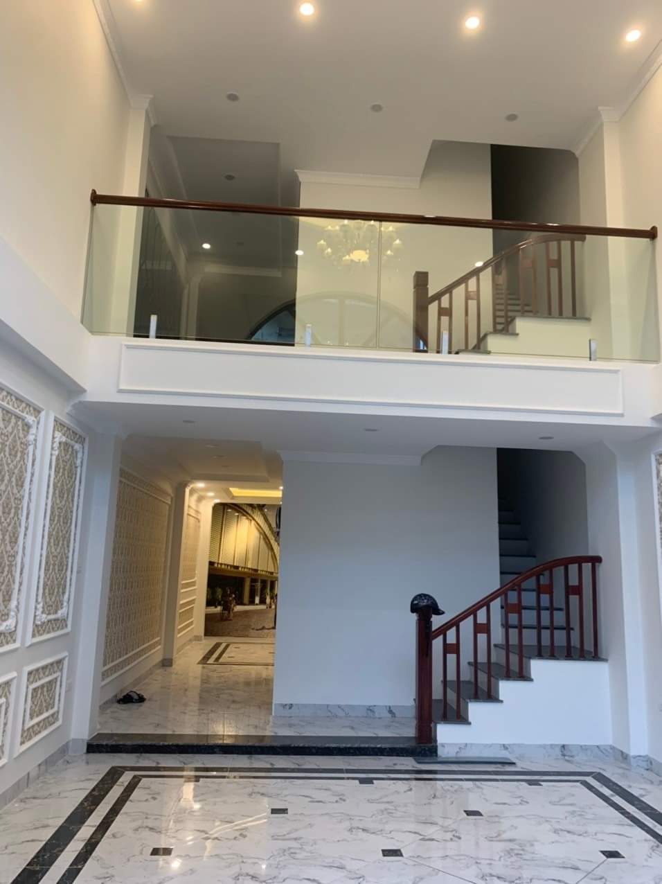 SIÊU PHẨM THẠCH BÀN - NHÀ MỚI Ở NGAY - GARA Ô TÔ - THANG MÁY - 59M2 9.5 TỶ