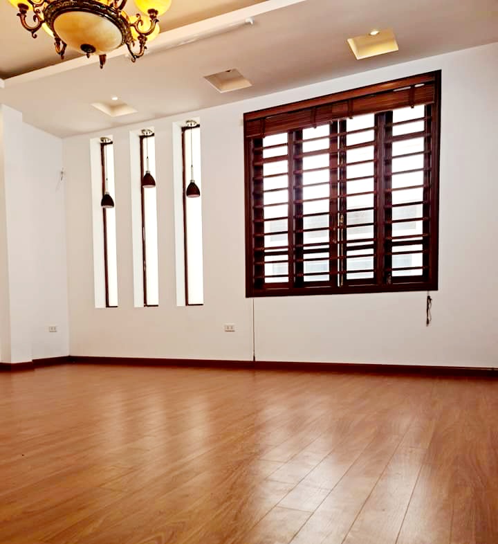 Bán nhà riêng 60m2 phân lô ngõ ô tô 7 chỗ vào nhà, sát mặt phố Trung Kính, giá tốt hiếm có bán