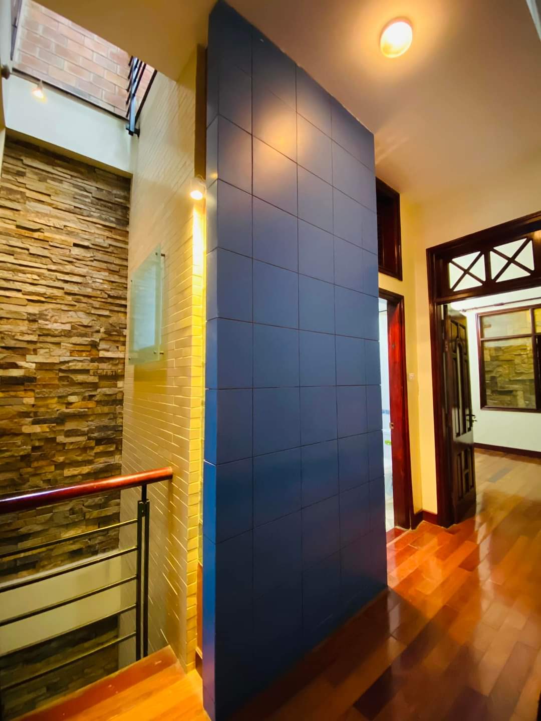 Siêu hiếm nhà phố Nguyên Hồng Quận Đống Đa Hà Nội Sổ phân lô ô tô vào nhà kinh doanh đỉnh