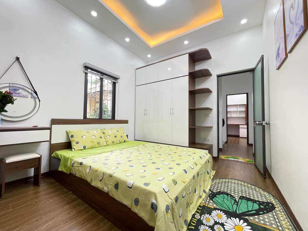 Bán Gấp Mảnh Đất Ngõ 31 Hoàng Cầu, Đống Đa DT 150m2 Mặt Tiền 9.5m Lô Góc Giá 36.8 Tỷ. Vị trí nhà trung tâm