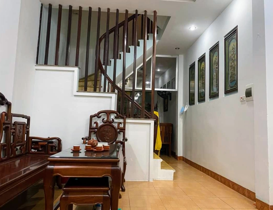 Bán nhà Kim Giang Hoàng Mai, ô tô đỗ cổng, dân trí, an ninh. DT 40m2, 4 tầng, MT 4m. Giá 3,65 tỷ