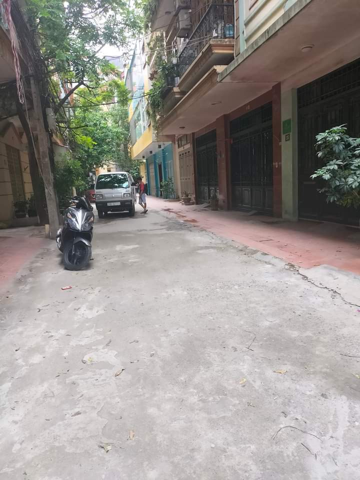 Bán nhà riên diên tích 47m mặt ngõ Đường Hoàng Quốc Việt