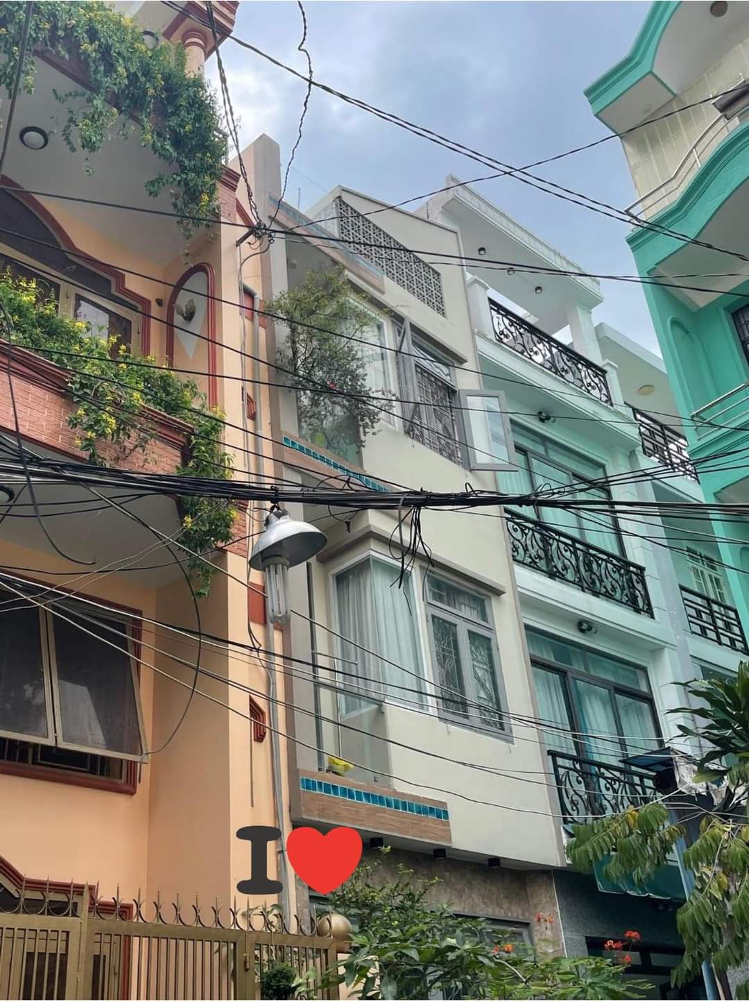 Bán nhà Phú Nhuận 4 tầng 4 x 10 nở hậu 8 hẻm rộng thoáng sạch