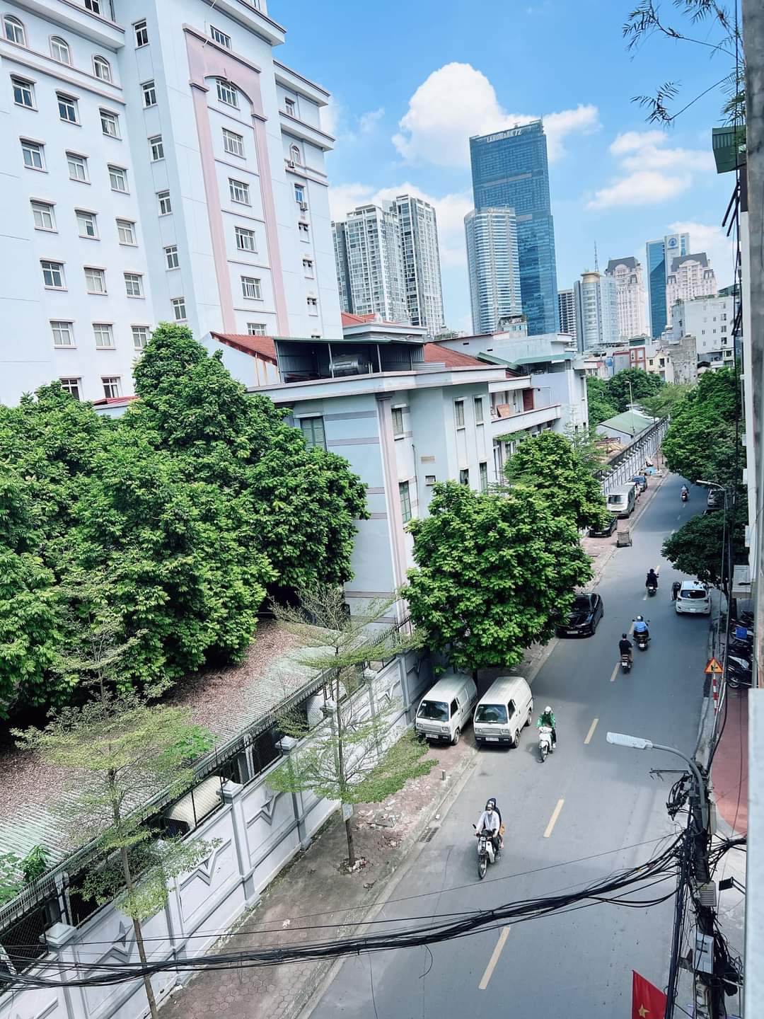 Mặt phố Thiên Hiền, Nam Từ Liêm 50m2 5T MT 4.88m 15.5 tỷ