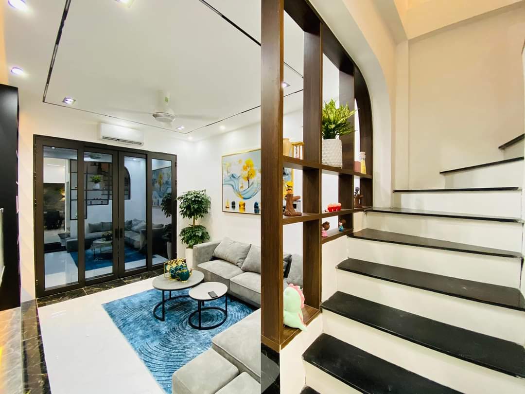 Chính chủ cần bán gấp nhà phố Nguyễn Chí Thanh 40m2 mặt tiền 4m kinh doanh cho thuê giá nhỉnh 3 tỷ còn thương lượng