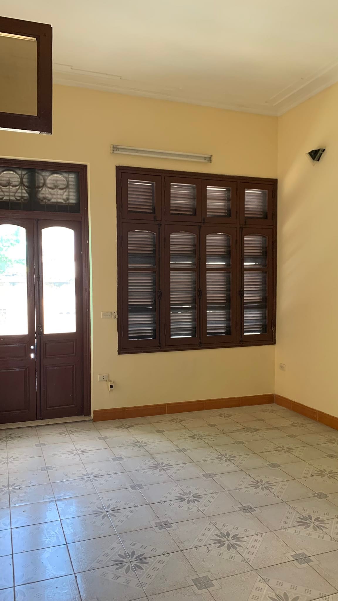 Nhà mặt phố Giải Phóng, 163m2 x 4 tầng, nở hậu, giá 18.5 tỷ