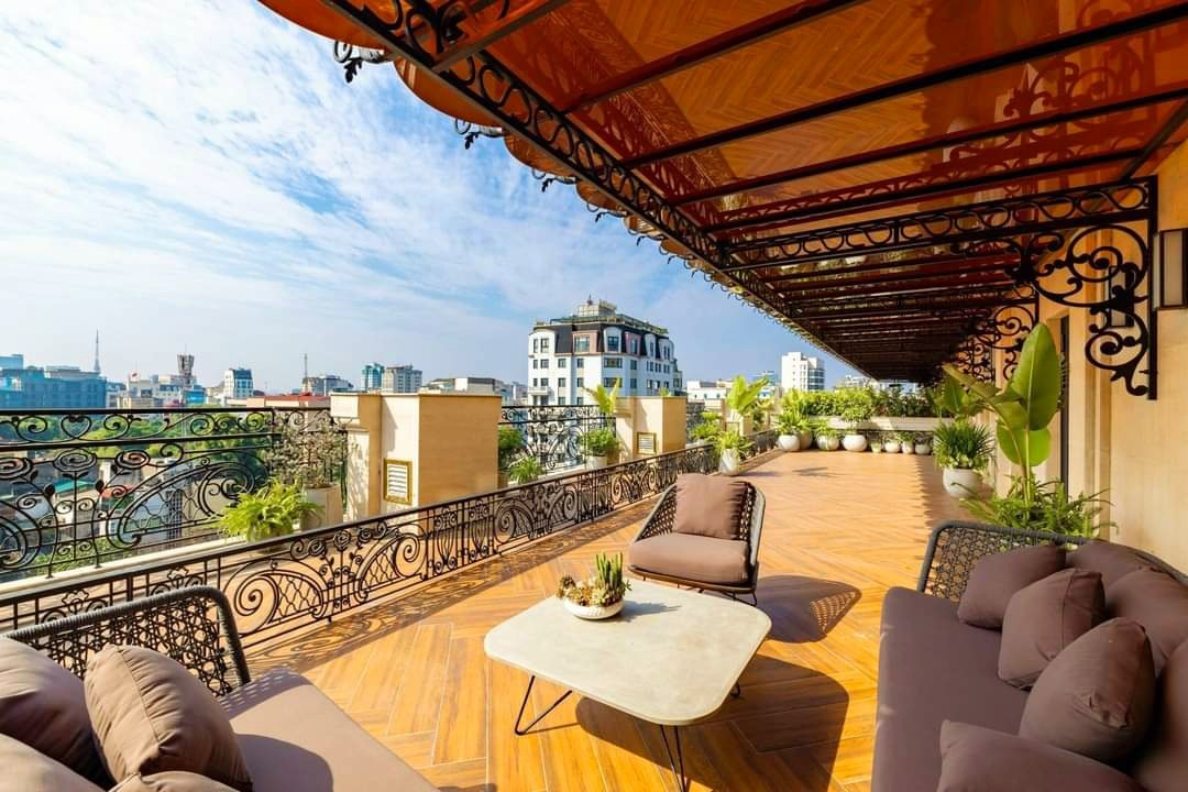 Bán nhanh căn hộ Duplex 579m2 đẳng cấp thượng lưu tại Tòa T-Place 30A Lý Thường Kiệt.