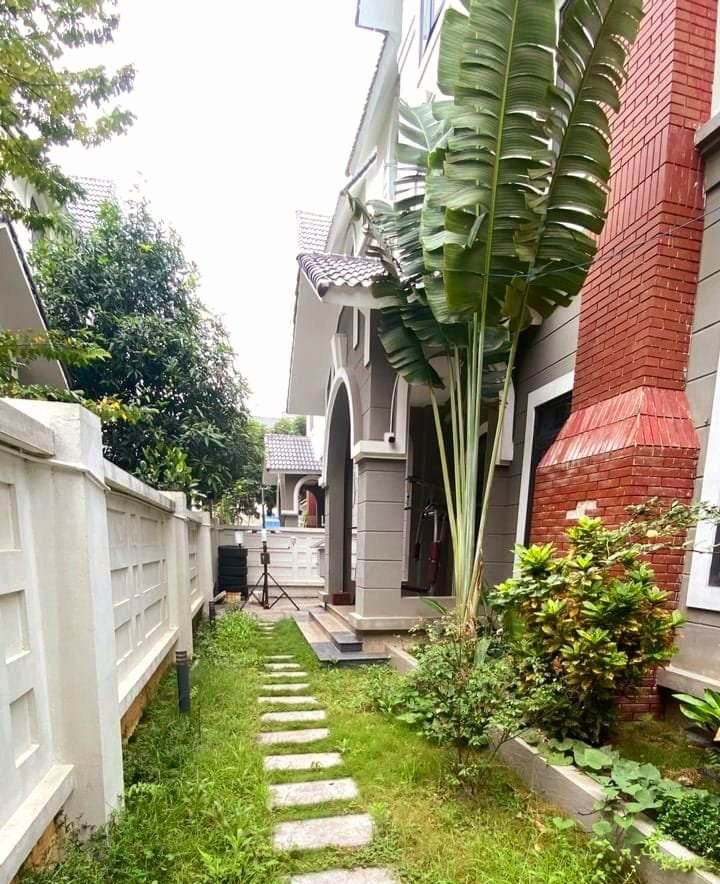 Bán Biệt thự Geleximco D Lê Trọng Tấn 242m2 Dãy D18 đã hoàn thiện, giá bán tốt, chốt bất ngờ