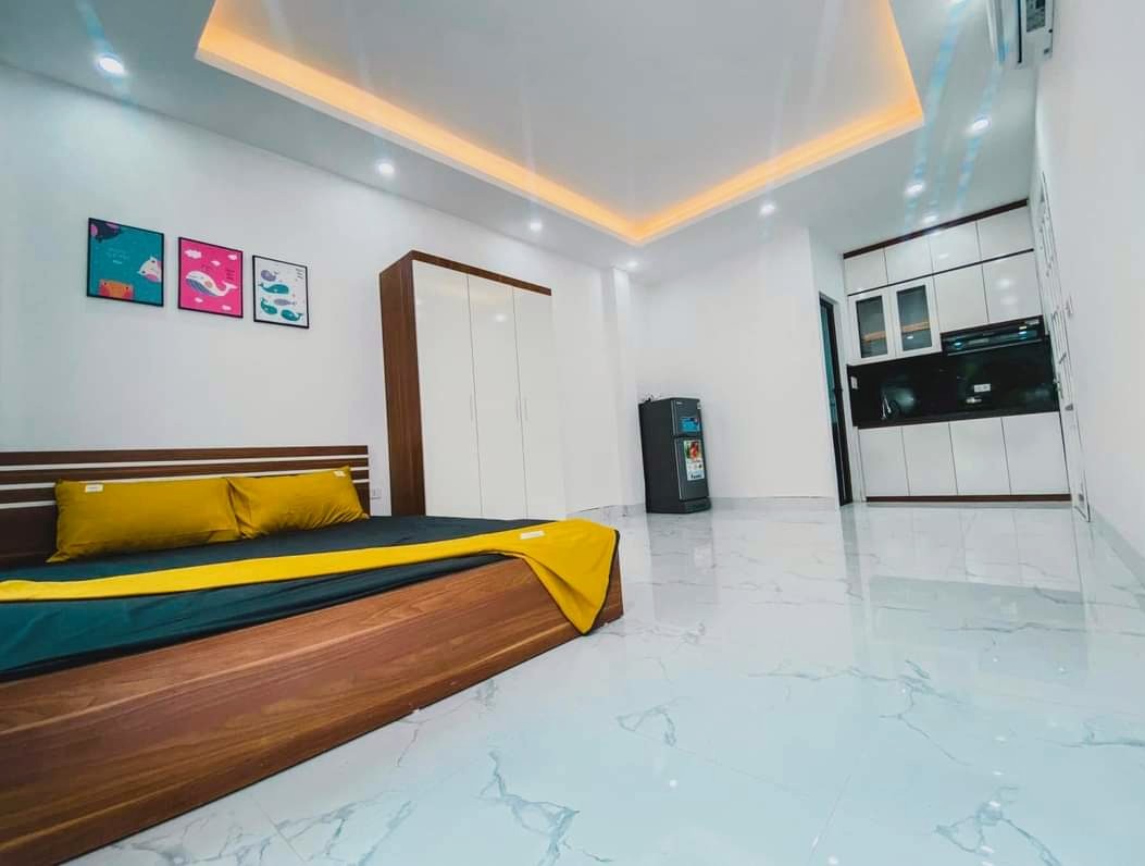 Căn hộ 10 phòng khép kín, full nội thất. DT 40 triệu. Triều Khúc Thanh Xuân. 60m2, 6 tầng, 6 tỷ