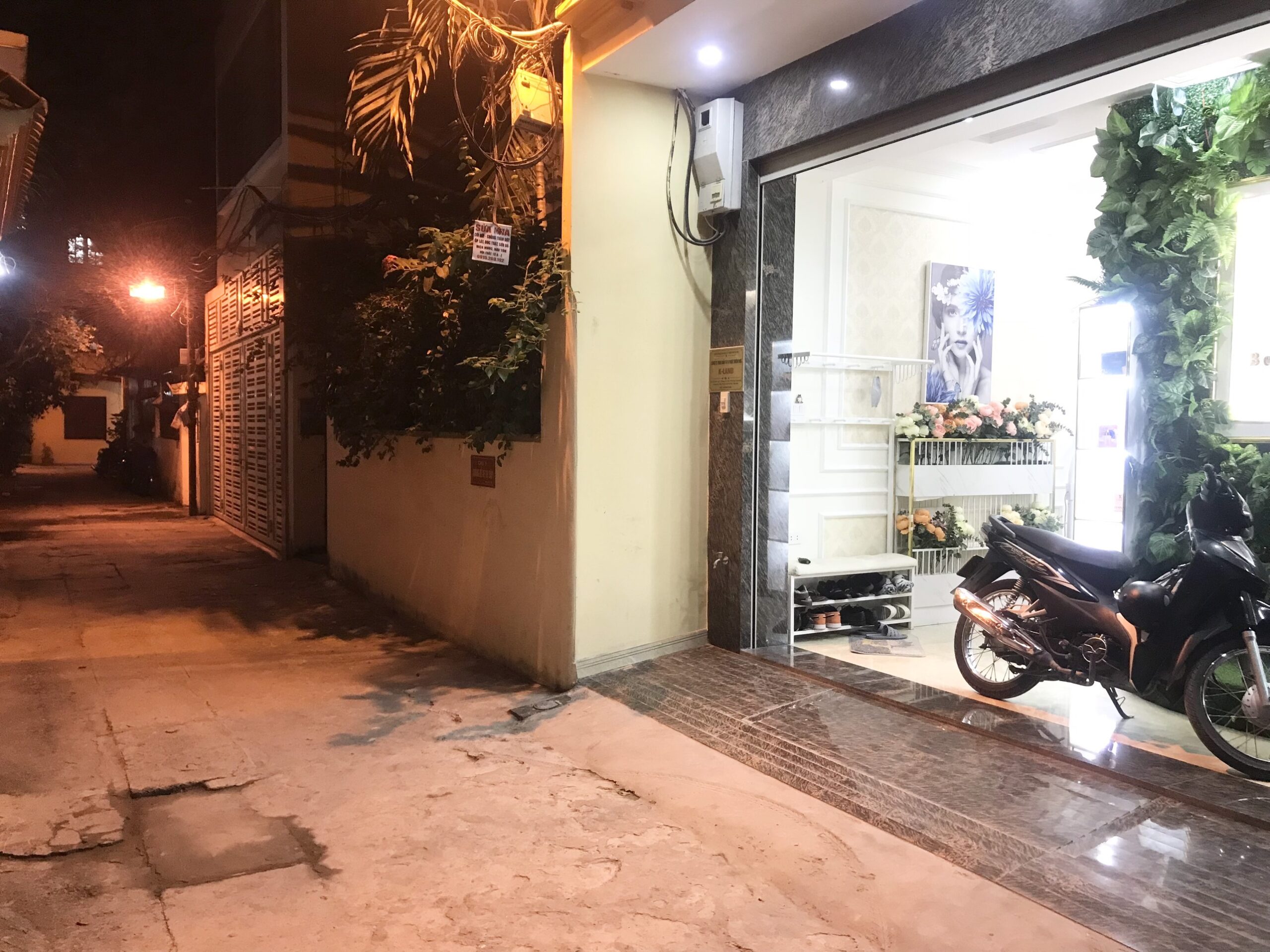 BÁN NHÀ CHÍNH CHỦ SIÊU HIẾM SANG ÚC ĐỊNH CƯ NHÀ SIÊU ĐẸP THÁNG MÁY TẶNG FULL NỘI THẤT. DIỆT TÍCH 50M.7 TẦNG.GIÁ 11.6 TỶ.