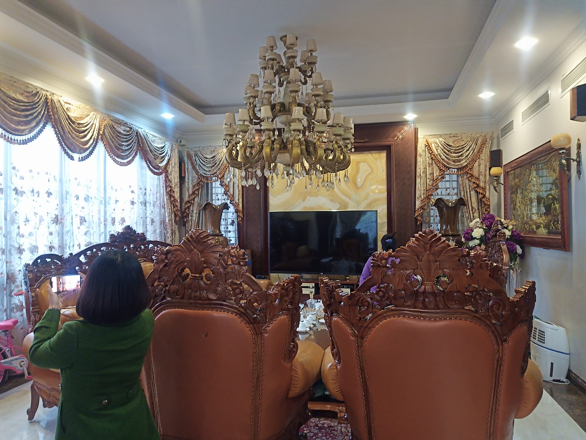 Bán Dinh Thự - Biệt Thự Cung Điện trong KĐT Mới Yên Hòa, Cầu Giấy. DT 300m2, MT 20m