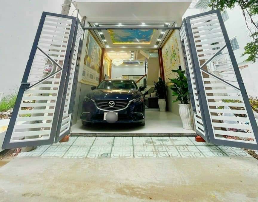 Bán gấp nhà siêu đẹp. Đường xe tải,3 lầu. Huỳnh Tấn Phát, Nhà Bè. Giá 6.5tỷ