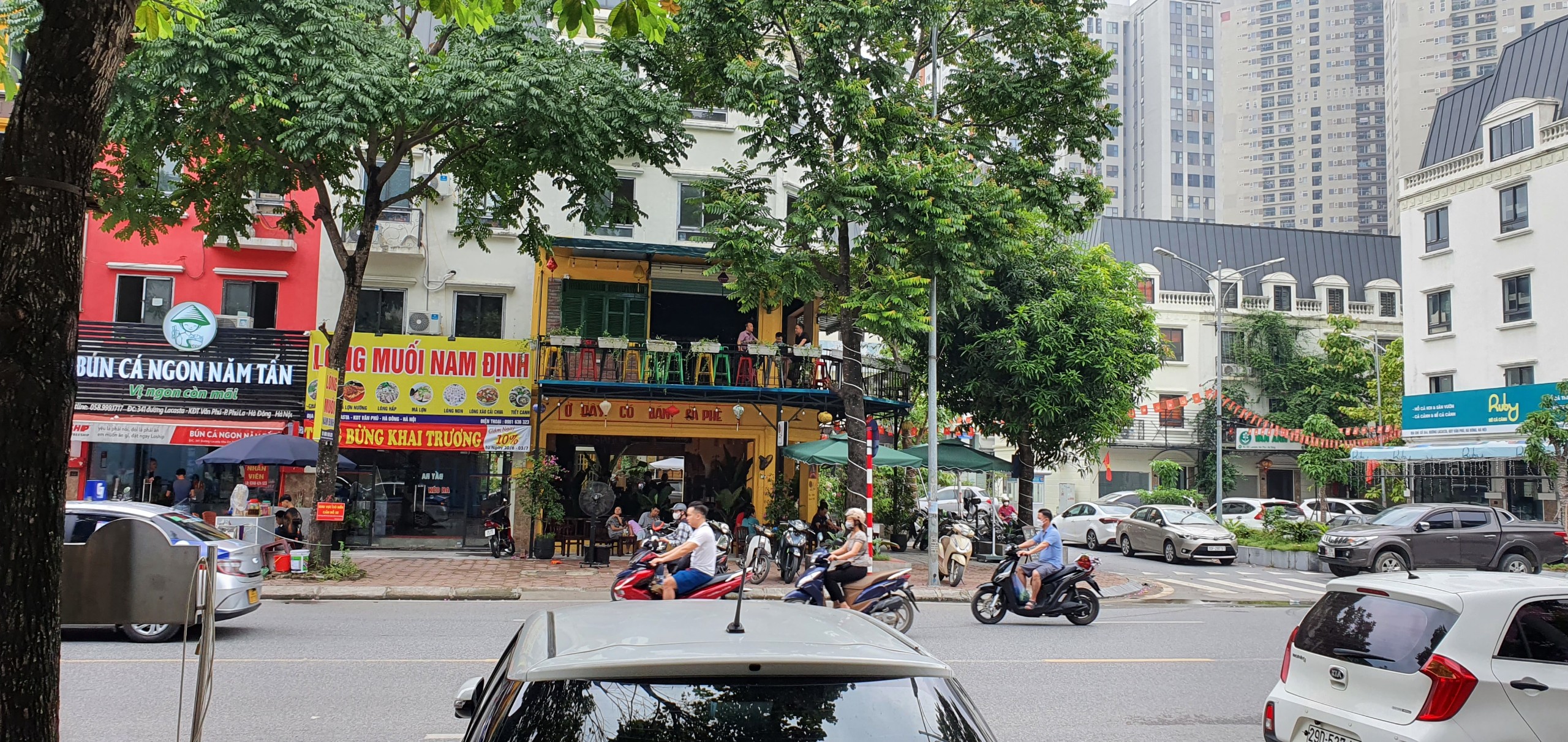 Quá hiếm 1 căn duy nhất - giá rẻ nhất - đường La Casta Văn Phú 5 tầng 90m2 - thang máy - kinh doanh