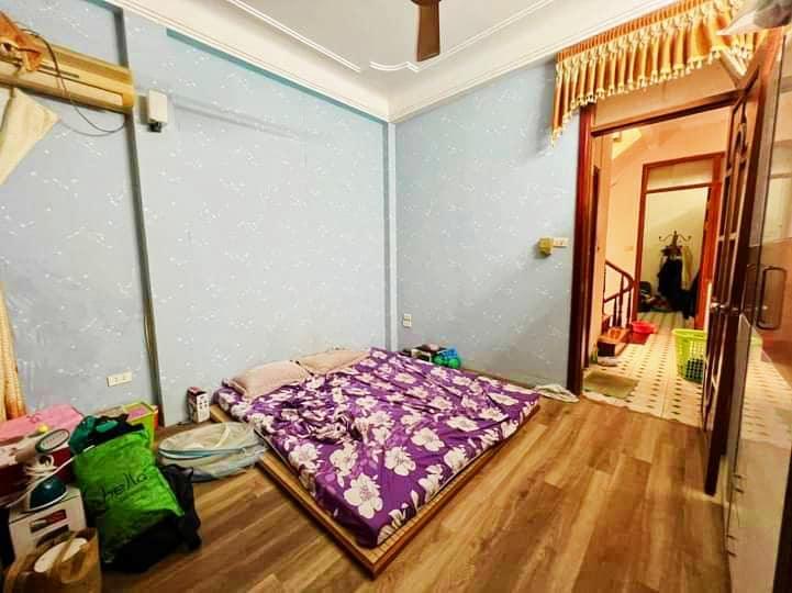 Nhà Mai Động, ngõ ô tô, gần mặt phố, 132m2, mặt tiền 9m, giá 10.9 tỷ.