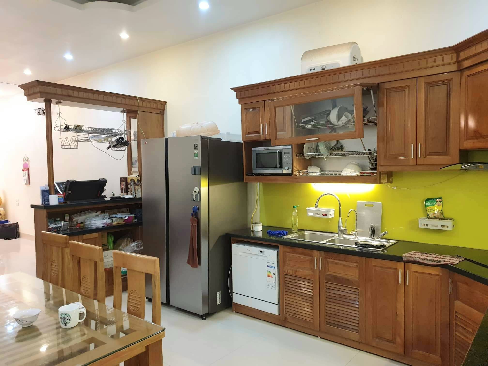 Nhà mặt phố Mai Hắc Đế gần ngã tư, 40m2 x 6 tầng, MT 5m, giá 31.8 tỷ.