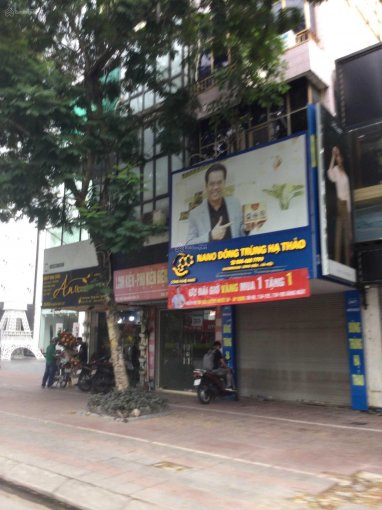Mặt phố Ngô Gia Tự, đang kinh doanh , mặt tiền rộng, trung tâm phố, 100m2, 18 tỷ