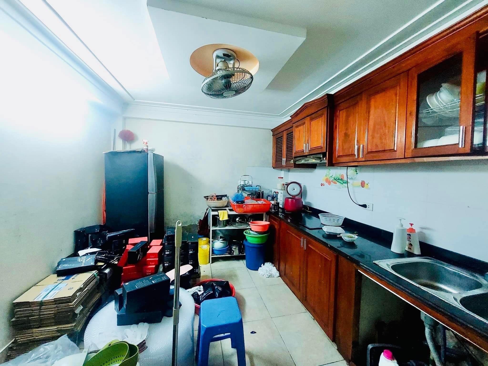 Nhà mặt phố Minh Khai view Chợ Mơ, 70m2, MT 4m, giá 22.3 tỷ.