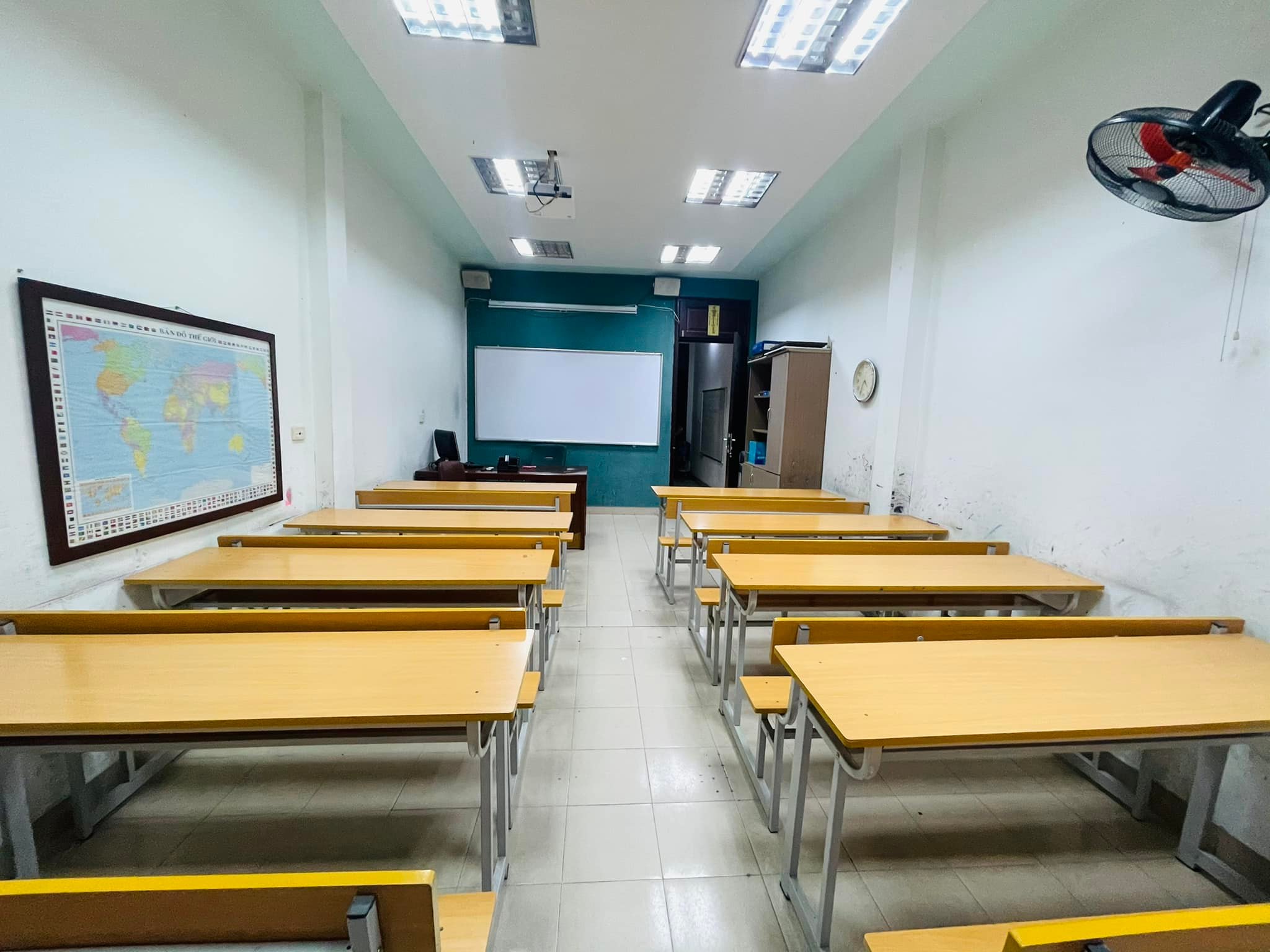 Bán nhà mặt phố Nguyễn Du, Hai Bà Trưng, kinh doanh, văn phòng. DT66m2, MT4.1m