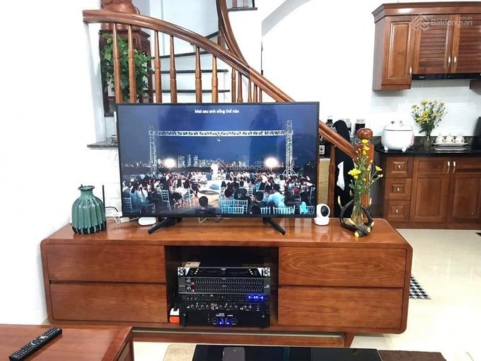 Nhà đẹp Nguyễn Văn Cừ - Long Biên, 5 tầng, chủ để lại toàn bộ nội thất cao cấp. Chỉ hơn 3 tỷ