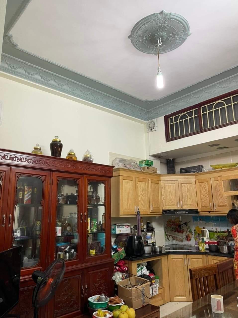 BÁN NHÀ TRUNG KÍNH YÊN HÒA CẦU GIẤY Ô TÔ ĐỖ CỬA 60M MT4m 8 TỶ 5