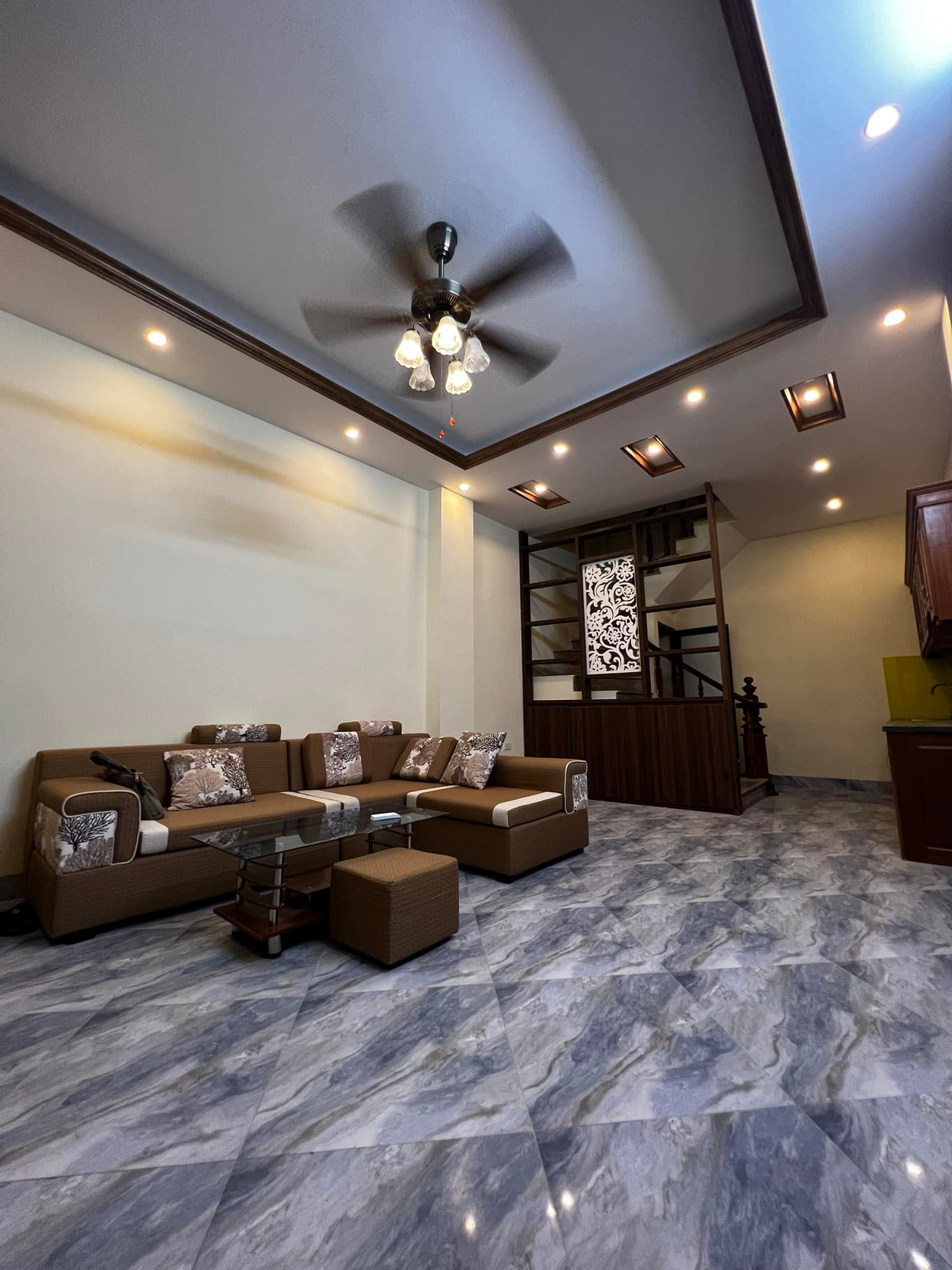 BÁN GẤP NHÀ PHỐ ĐÔNG THIÊN - HOÀNG MAI – Ô TÔ ĐỖ CỔNG – THIẾT KẾ HIỆN ĐẠI – GIÁ CHỈ 4 TỶ