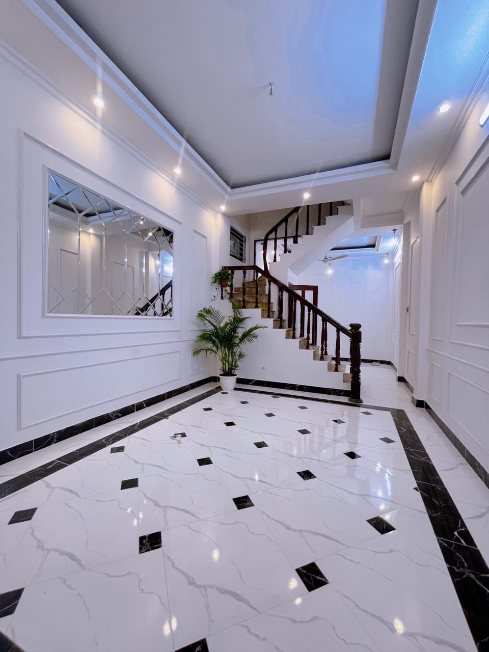 Siêu Phẩm kinh doanh Láng 38/42(t2)m2 x 5T, MT3.9, 6.15 tỷ Đống Đa