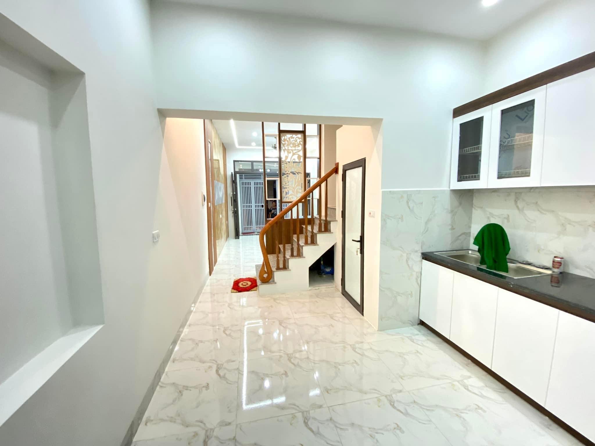 Bán gấp nhà chính chủ 43m2*5 tầng tại tân khai Hoàng Mai, Hà Nội