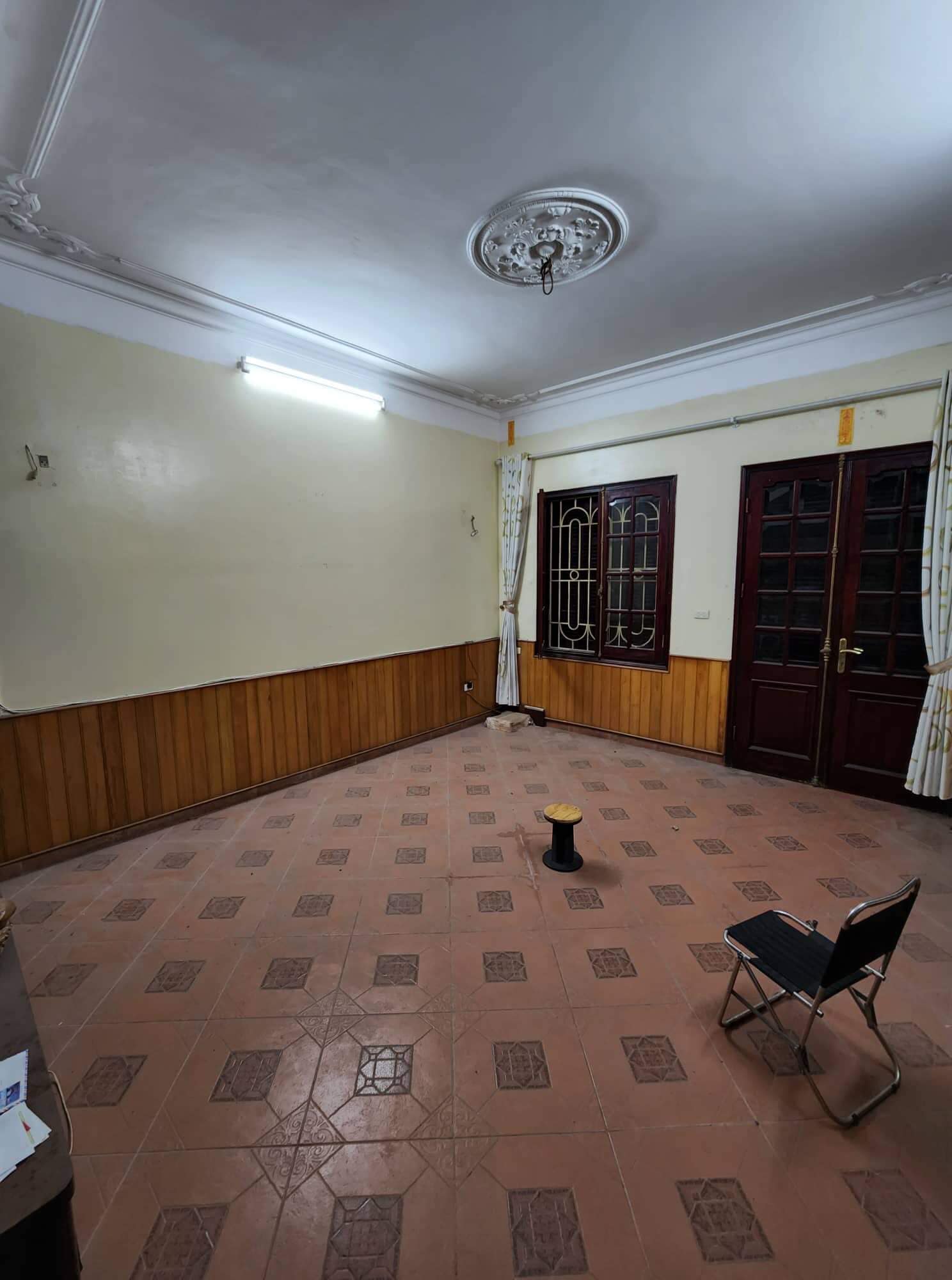 Nhà mặt phố Giáp Bát, đoạn đẹp nhất, 141m2, mặt tiền 6.1m, giá 25.3 tỷ