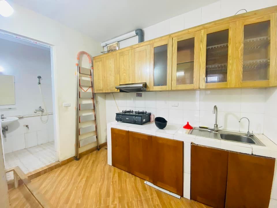 Nhà mặt phố Yên Lạc, kinh doanh tốt, 95m2, MT 4.5m, nở hậu nhẹ, 19.5 tỷ.