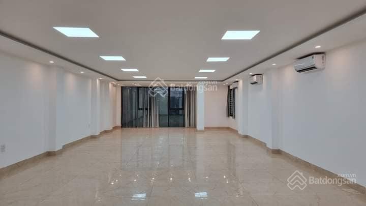 Tòa nhà VP 8 tầng cho thuê - thông sàn - view bờ sông - dòng tiền 6000