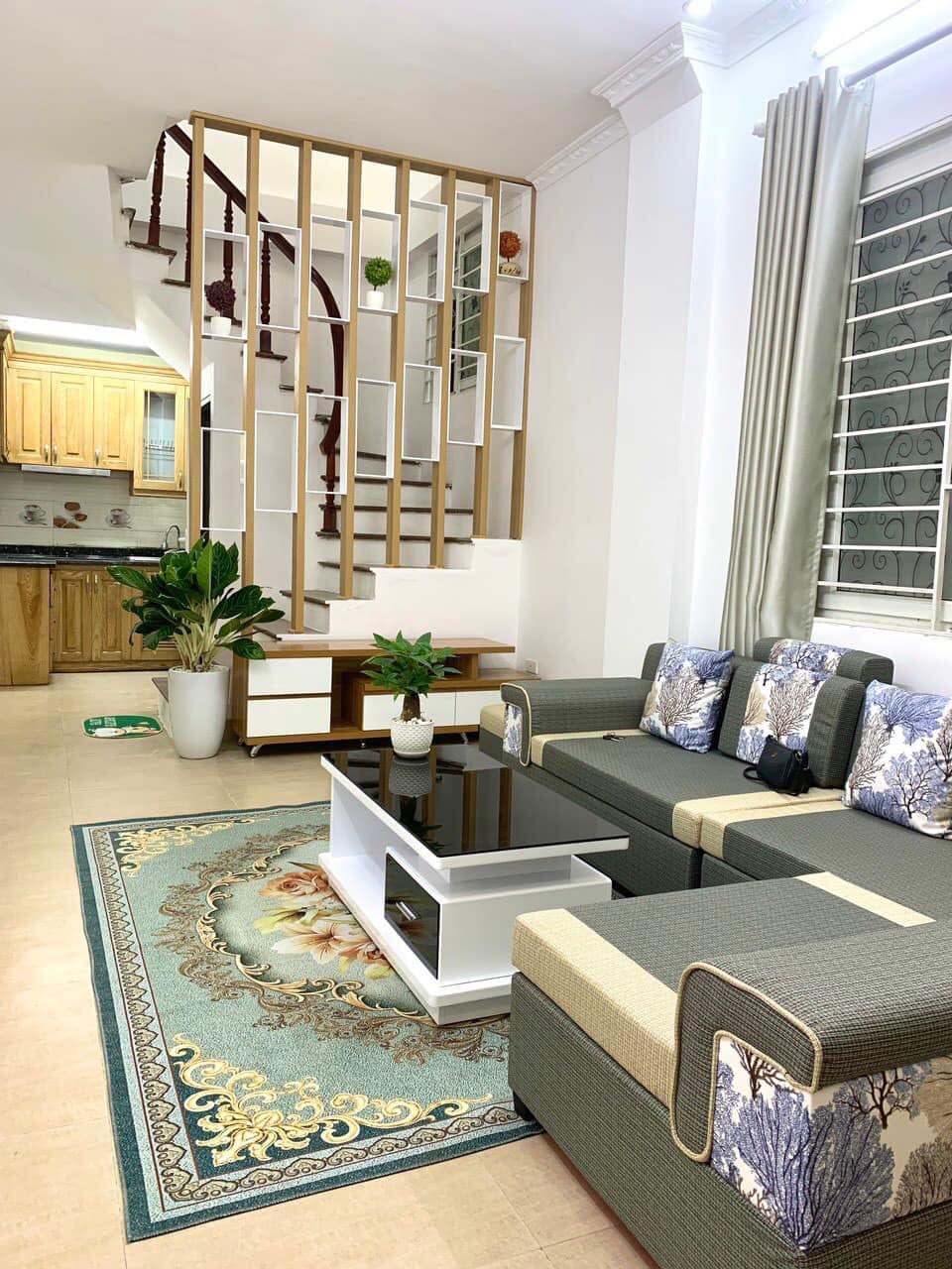 Nhà đẹp long lanh ngõ 168 Kim Giang, 32m2 , 5 tầng, 7 ngủ, cách ô tô 10m, giá 3 tỷ 950tr