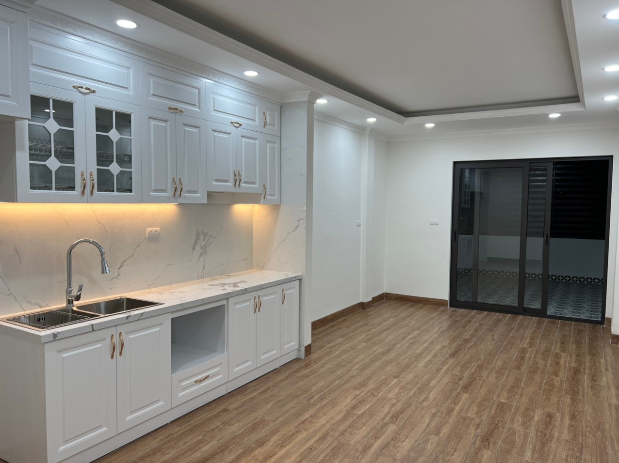 Nhà mặt phố Trương Định, 45m2 x 5 tầng thang máy mới, giá 13.9 tỷ