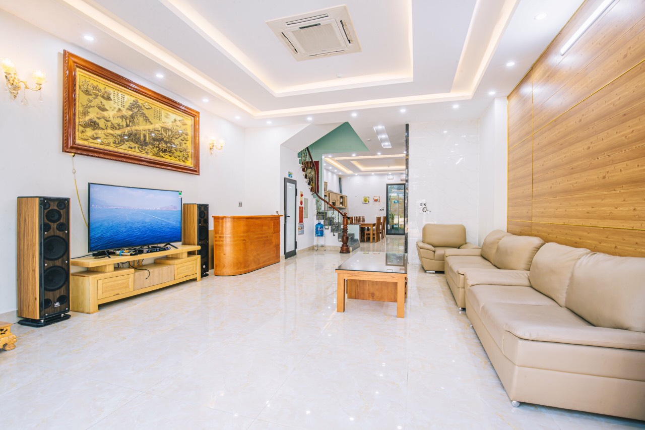 XÃ ĐÀN - PHẠM NGỌC THẠCH - ĐƯỜNG Ô TÔ TRÁNH - 7 TẦNG THANG MÁY - MẶT TIỀN 7,5 M - GIÁ CẠNH TRANH