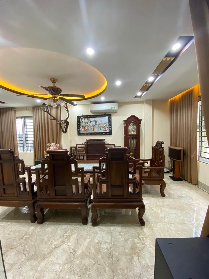 Nhà đẹp ở ngay Hào Nam, Đống Đa, ngõ thông, KD, 30m2 x 5T, MT 3.5m, giá nhỉnh 3 tỷ