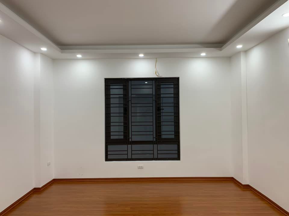 Bán nhà siêu đẹp Lương Sử , Đống Đa 30m, 5 tầng, MT 4m, nhà đẹp ở luôn, nhỉnh 4 tỷ.