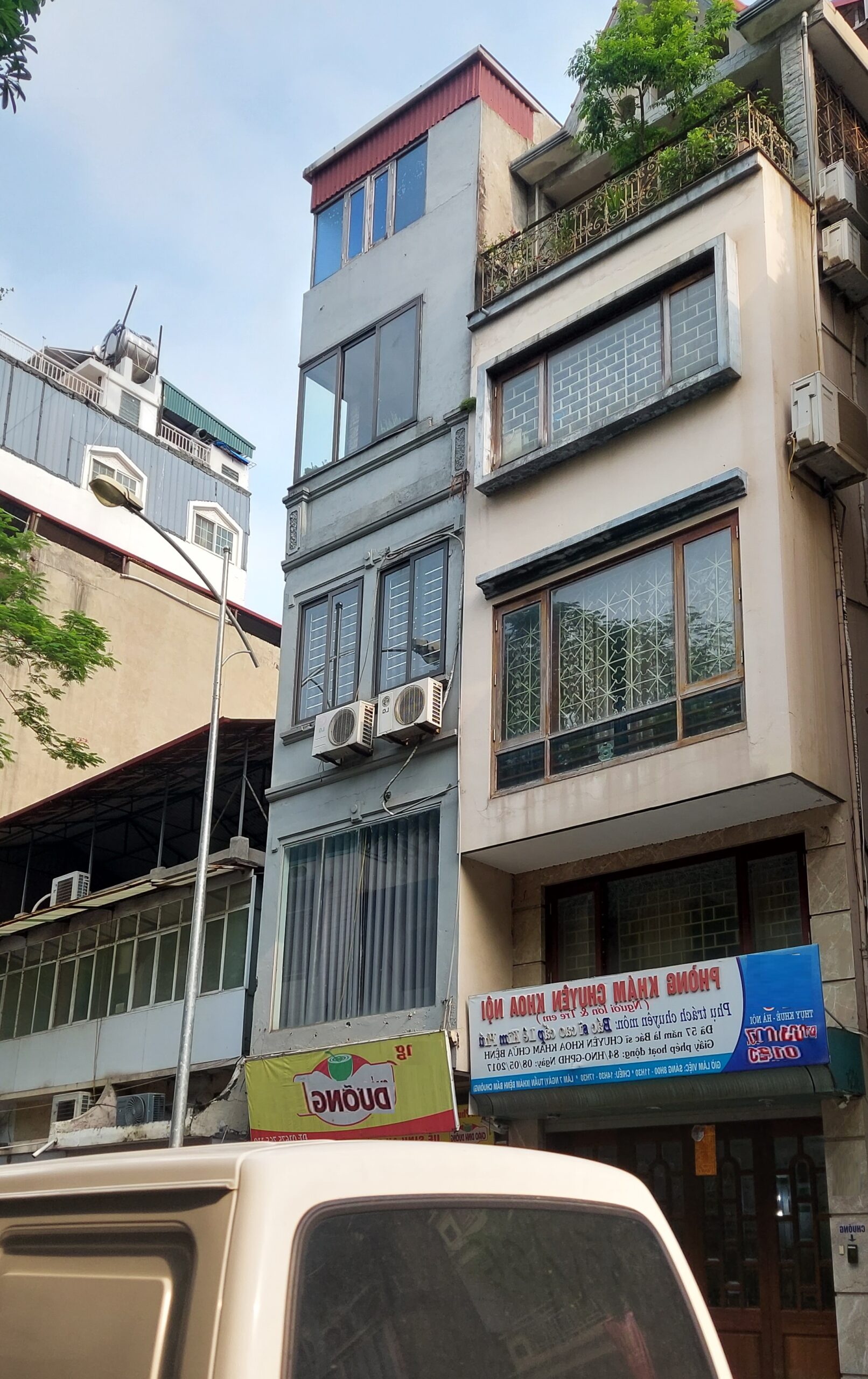 Cần bán nhà mặt phố hàng xóm Nguyễn Đình Thi 79.5m2 giá 26 tỷ