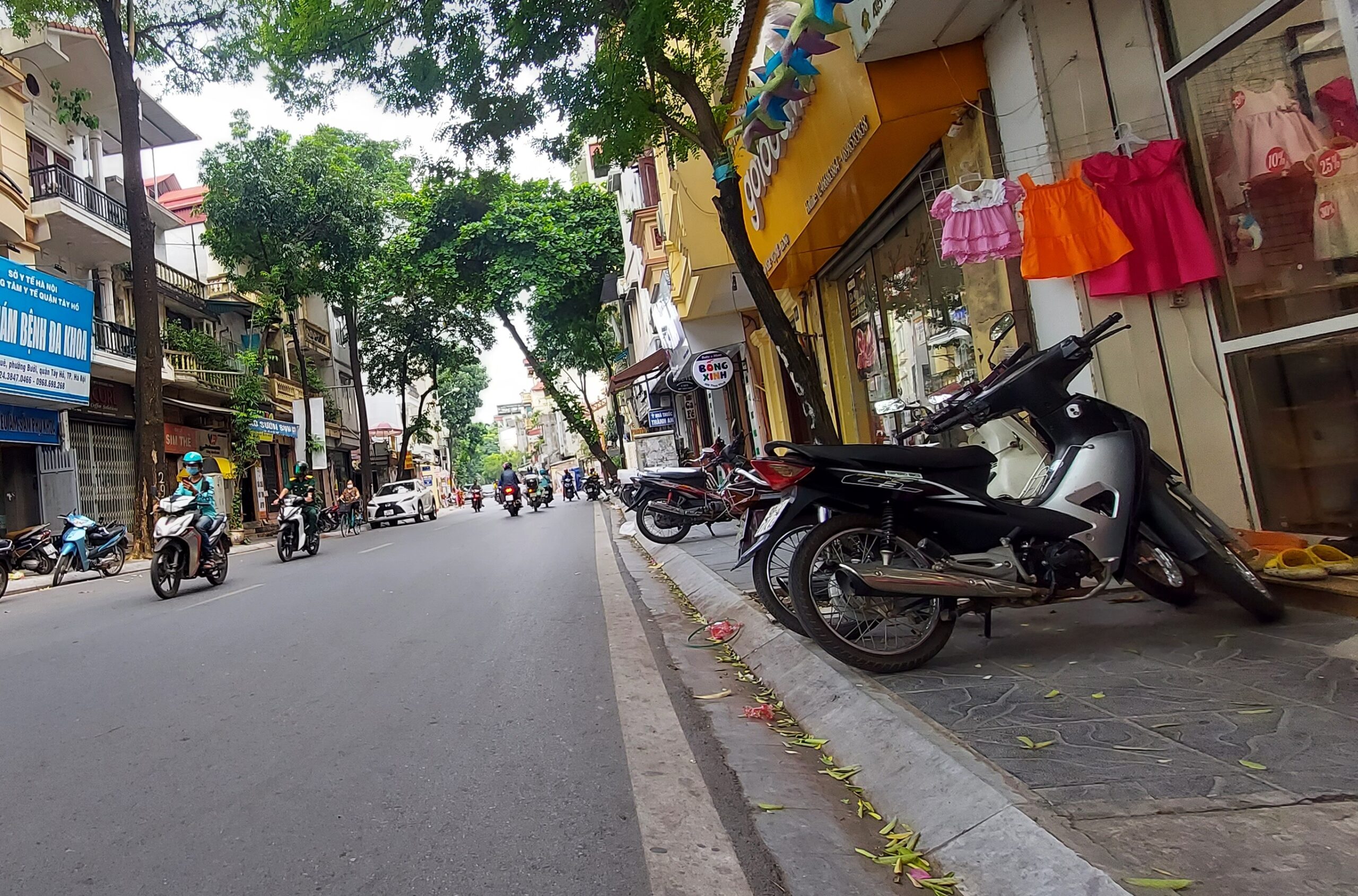 Bán nhà mặt phố quanh Hồ Tây, mặt đường Thụy Khuê, Kinh Doanh 142m2 giá 31 tỷ