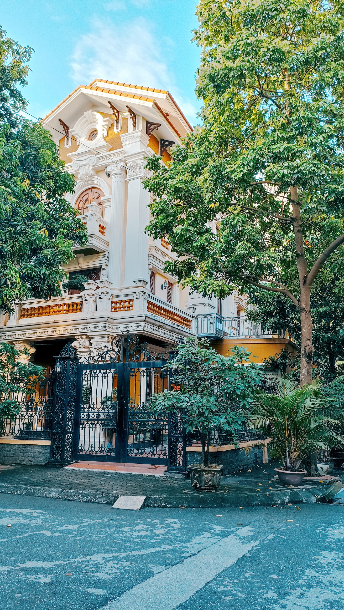 Duy nhất 1 căn Biệt Thự đường Hoàng Liệt - Lô Góc - Kinh Doanh cực sầm uất