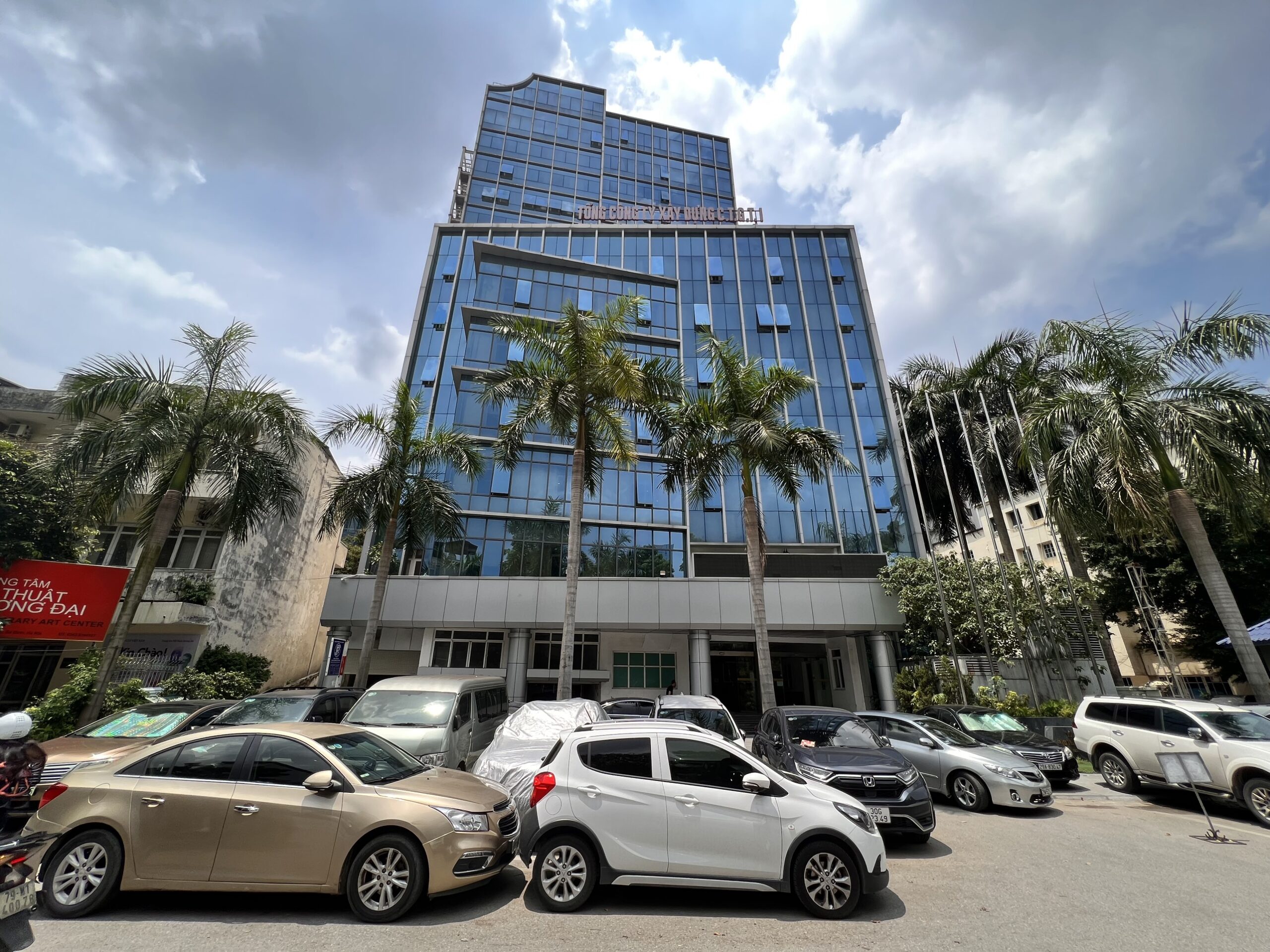 HOT Cho thuê sàn văn phòng trung tâm quận Đống Đa diện tích 200m2 GÍA 12USD/m2