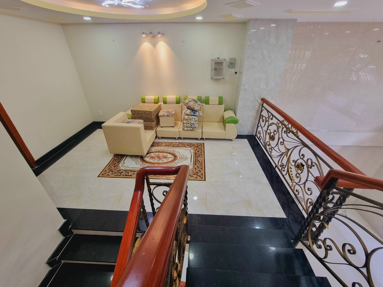 Nhà 2 tầng đẹp, Bình Thạnh, 5 x 16m, 9.8 tỷ Bớt, Nguyễn Huy Lượng