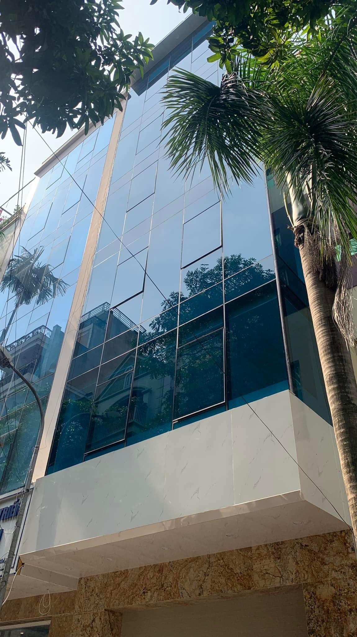 Không có căn thứ 2! Mặt phố Kim mã, Ba Đình 64m2, 4 tầng, chủ tự xây kiên cố, hiện đại. Giá 24 tỷ.