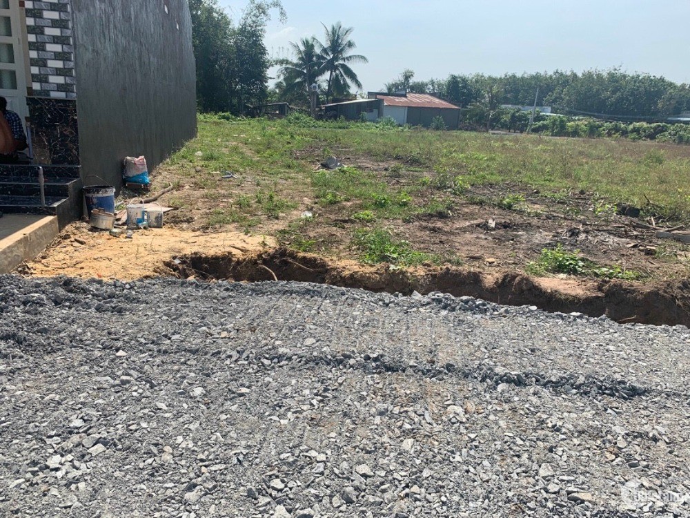 Chính chủ bán lại 3400m2 đất full thổ cư giá 710tr ngay KCN vì cần tiền gấp