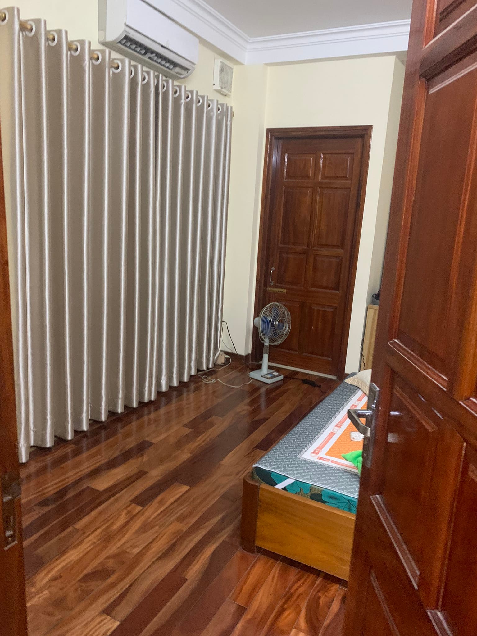 Cực hiếm nhà phố Dương Quảng Hàm 70m2 lô góc ngõ thông oto đỗ cửa kinh doanh đỉnh 11.5 tỷ