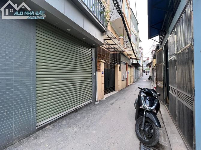 Nguyễn Văn Cừ 50m x 4T MT 4m ngõ ô tô tiện ích đầy đủ 5.5 tỷ có TL