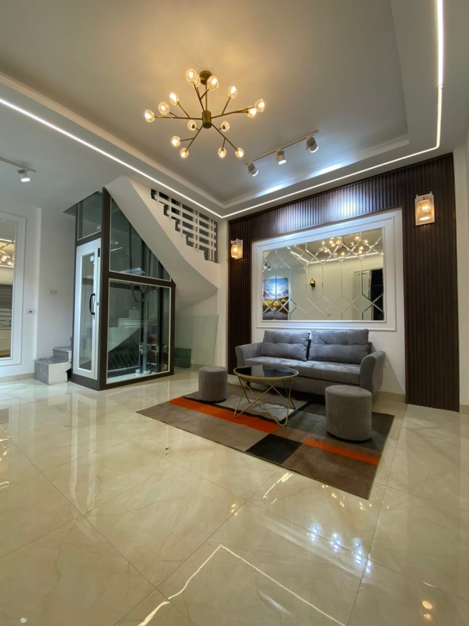 Bán nhà Cầu Giấy lô góc , 2 xe tải tránh , kinh doanh mặt tiền 6m,70m2X4 tầng , 18 tỷ